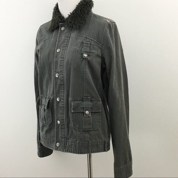 Faux Fur Collar Denim Jacket - Picture 3 of 14
